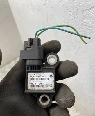 Jeep Grand Cherokee (WJ) Airbag deployment crash/impact sensor P56010319AB TR7ME2251A3463
