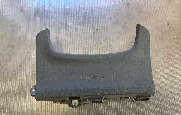 Toyota Prius (XW30) Knee airbag 6B0616010M82