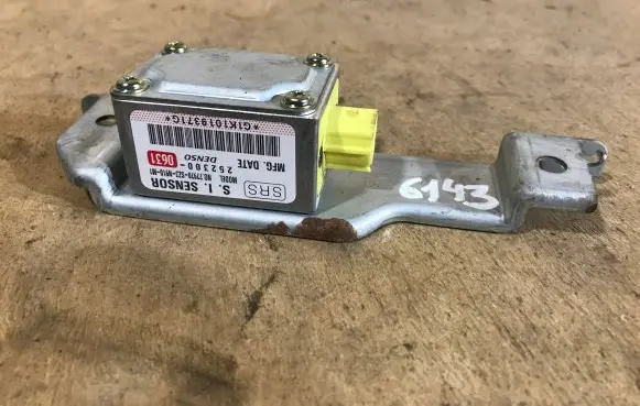 Honda Legend III KA9 Airbag deployment crash/impact sensor 77970SZ3N910M1 2523000631 DENSO
