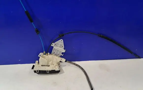 Mercedes-Benz C W204 Rear door lock A2047301835