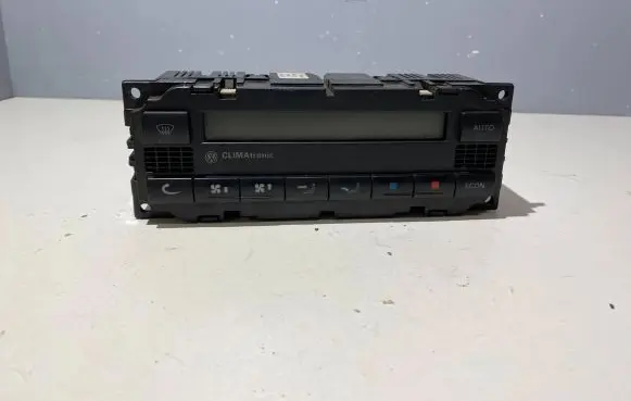 Volkswagen Golf IV Climate control unit 3B1907044H 2400022303