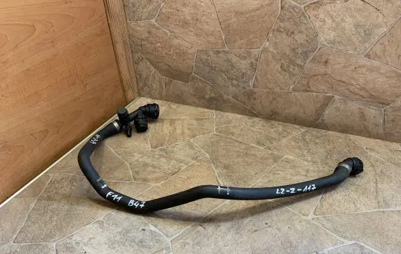BMW 5 F10 F11 Engine coolant pipe/hose 8377671