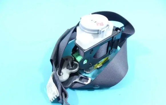 Toyota Urban Cruiser (XP110) Front seatbelt 305272210 IMPRK1255964