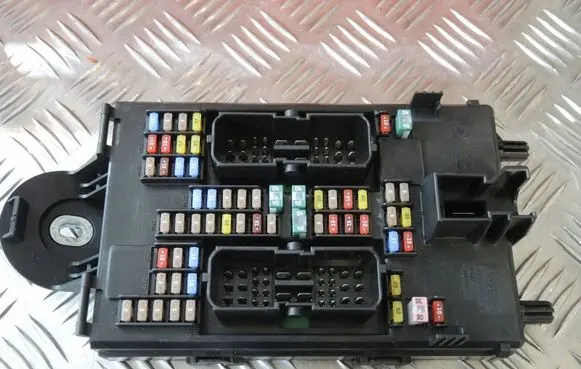 Volvo XC60 Fuse module 31682732
