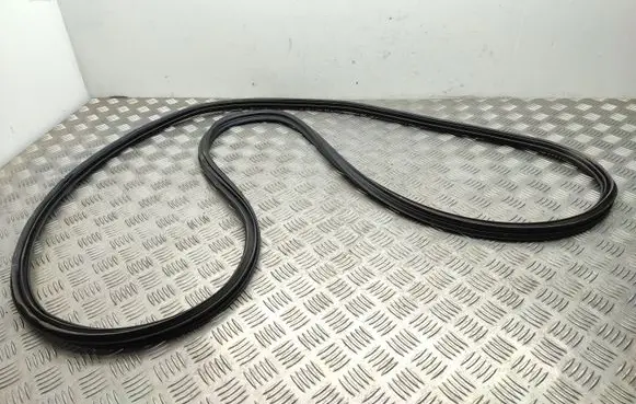 Nissan 370Z Trunk rubber seal (body) 