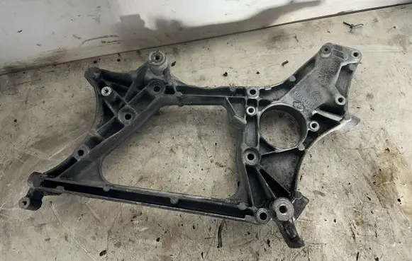 Mercedes-Benz C W204 Generator/alternator bracket A651201 GD01547