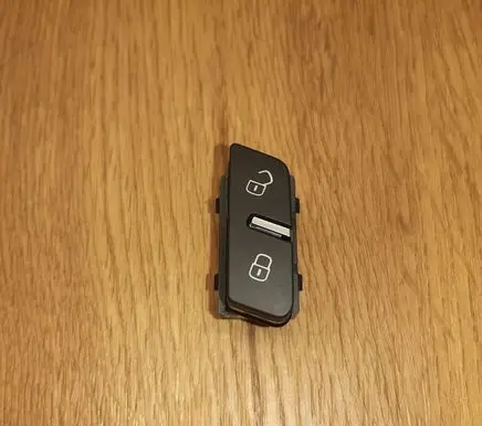 Volkswagen Touareg II Central locking switch button 7P69621268