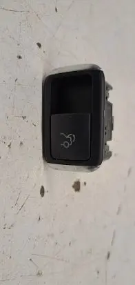 Mercedes-Benz CLA C117 X117 W117 Tailgate opening switch A2129059200 10023292