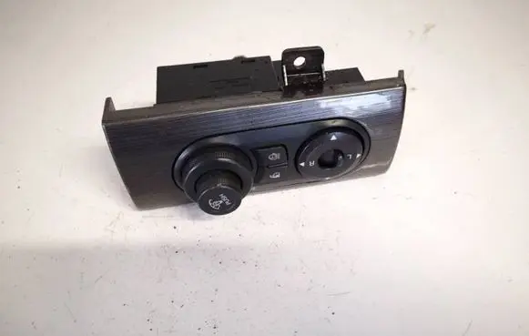 Chevrolet Captiva Wing mirror switch