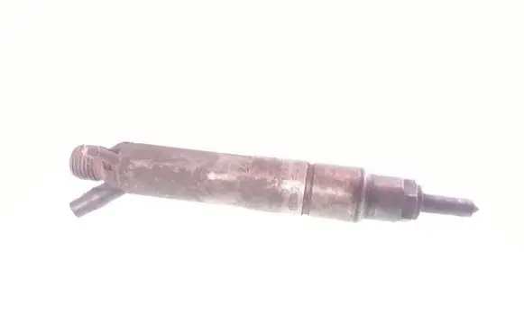 Volkswagen Golf IV Fuel injector 028130201G