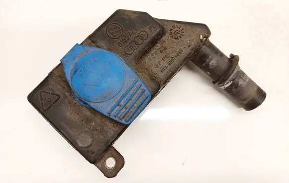 Audi A4 S4 B8 8K Windshield washer fluid reservoir/tank 8T2955463B