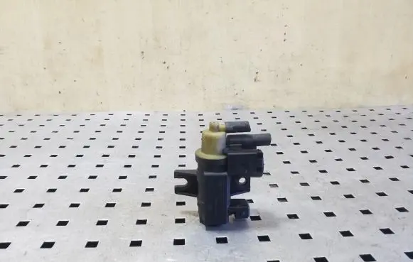 Nissan X-Trail T32 Turbo solenoid valve 70181405 8200790180