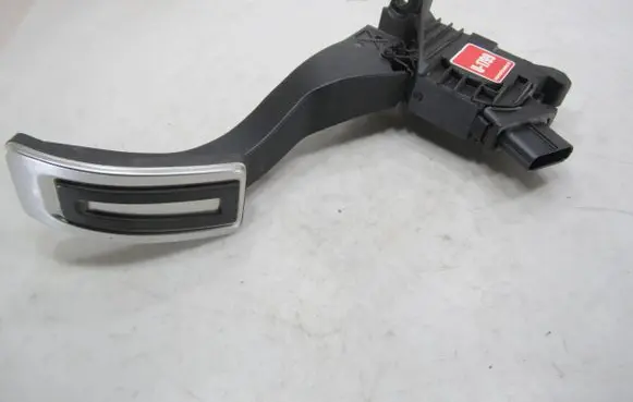 Volkswagen PASSAT B8 Accelerator throttle pedal 5Q1723503H 6PV01062111