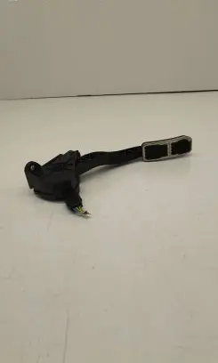 Accelerator throttle pedal