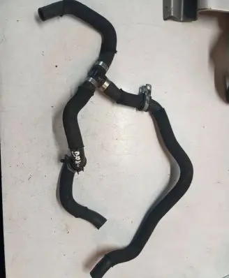 Volvo V40 Engine coolant pipe/hose 31474985