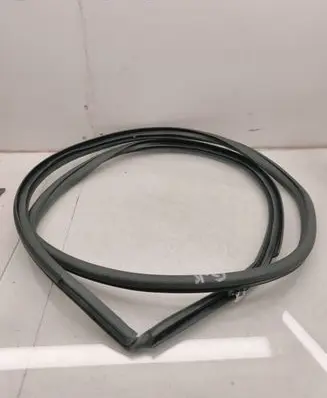 Toyota C-HR I Rear door rubber seal (on body) 62332F4010