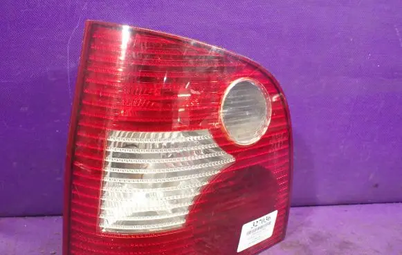 Volkswagen Polo Rear/tail lights 01-441-1937L-R