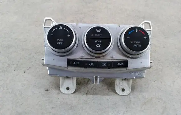 Mazda 5 Climate control/heater control trim K1900CC30