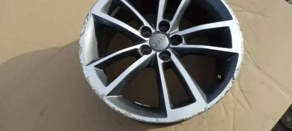 Audi A1 R17 wheel hub/cap/trim 8X0071497B