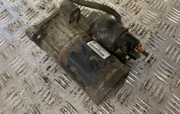 Dacia Sandero Starter motor 8200815083