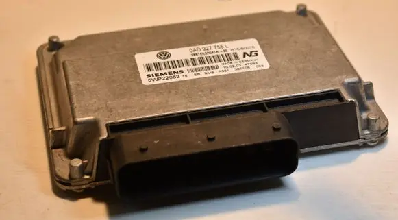Volkswagen Touareg I Transfer box differential control unit 0AD927755L