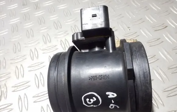 Audi A6 S6 C5 4B Mass air flow meter 06C133471A AFH7501A