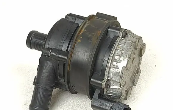 Dacia Duster II Electric auxiliary coolant/water pump 210103582R