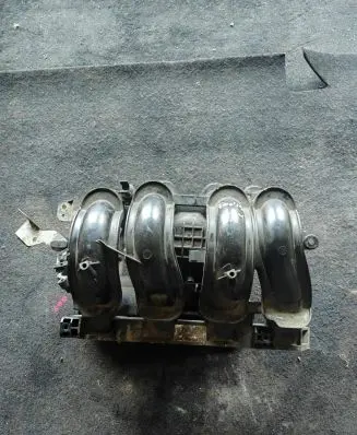 Ford Focus Intake manifold AM5G9424P7A
