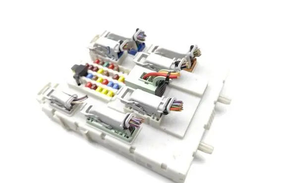 Ford Focus Fuse module F1FT-14A073-DE F1ET-14014-EBC