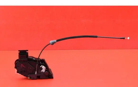 Volvo V50 Front door lock 30753663