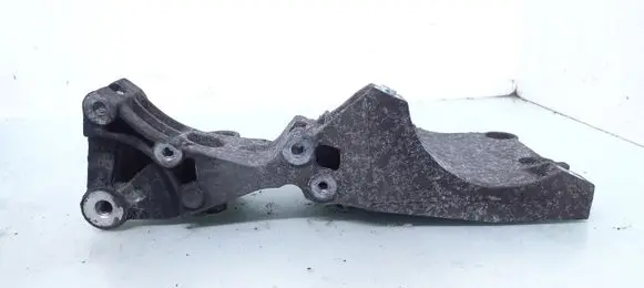 Volkswagen PASSAT B6 Generator/alternator bracket 03G903143F