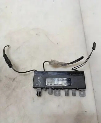 BMW 5 E39 Antenna control unit 65258352774