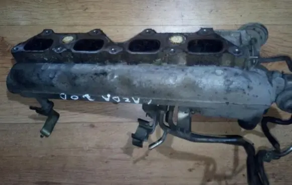 Mazda 626 Intake manifold