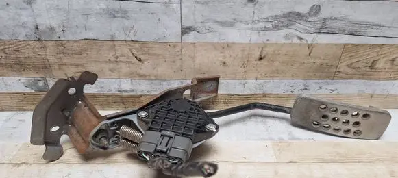 Nissan X-Trail T30 Accelerator throttle pedal