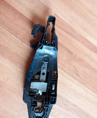 Citroen C4 II Picasso Front door exterior handle/bracket 9802977380