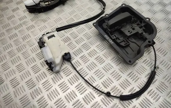 Opel Combo E Sliding door lock PSA243587 9818441680 9812093480