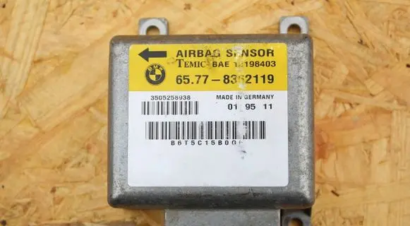 BMW 7 E38 Airbag control unit/module 8362119