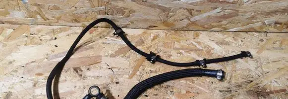 Mercedes-Benz E W211 Fuel return line/hose A6460700832 6460700832