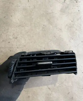 BMW 5 E60 E61 Dash center air vent grill 64226910732 5113001 14121810