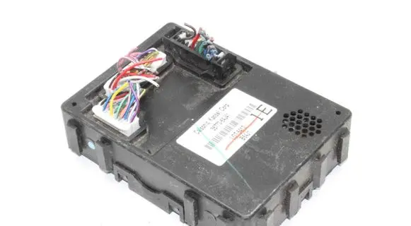 Suzuki Grand Vitara II Central body control module 3677064J41