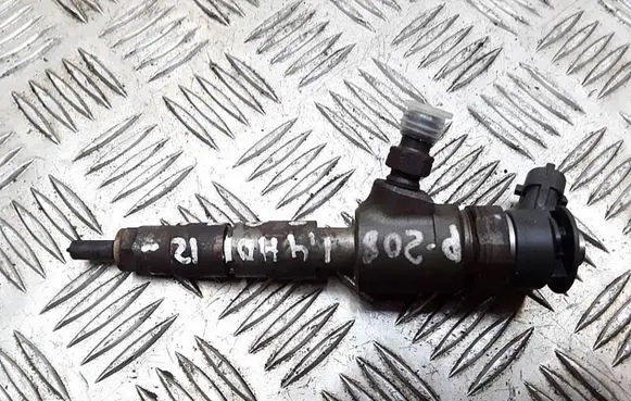 Peugeot 208 Fuel injector 0445110339