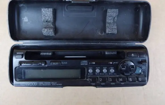 Toyota RAV 4 (XA40) Head unit multimedia control KDC5030D