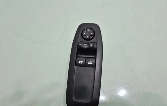 Peugeot 2008 I Electric window control switch 96751129ZD