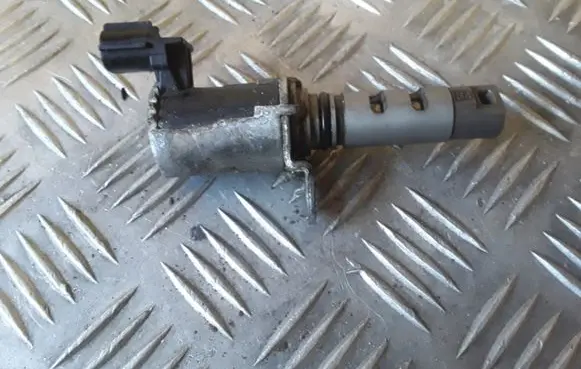 Toyota Avensis T250 Camshaft vanos timing valve 1533028020