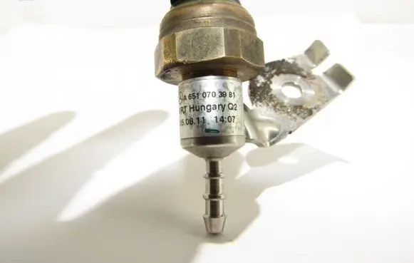 Fuel pressure sensor