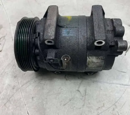 Volvo XC90 Air conditioning (A/C) compressor (pump) 8708581