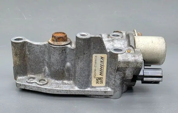 Honda Civic IX Camshaft vanos timing valve R1AH012064350 R1AH012