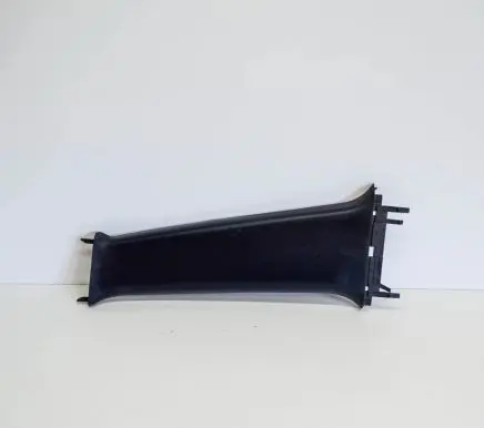 (B) pillar trim (bottom)