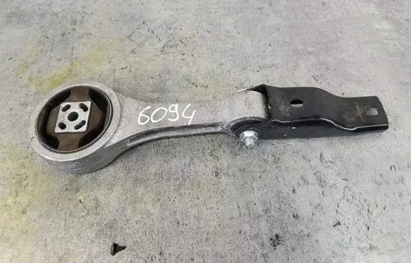 Volkswagen Polo Gearbox mounting bracket 