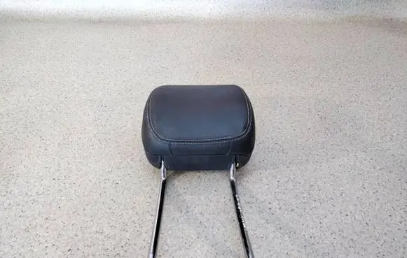 Mercedes-Benz C W205 Front seat headrest 